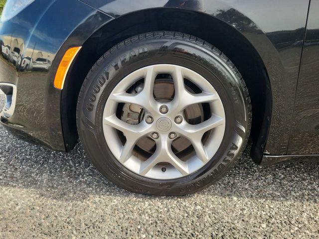 2018 Chrysler Pacifica Touring Plus photo 27