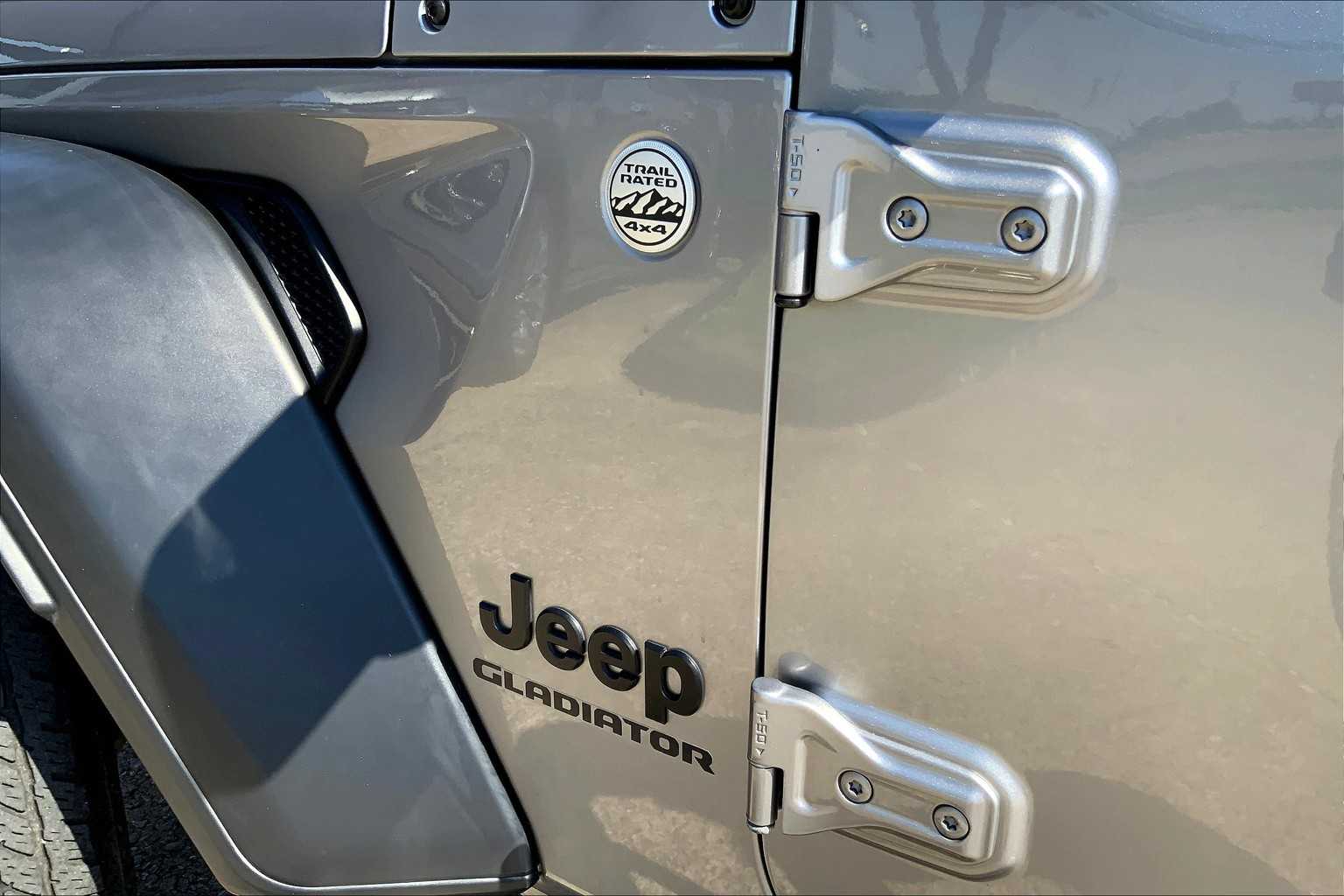 2020 Jeep Gladiator Sport S photo 28