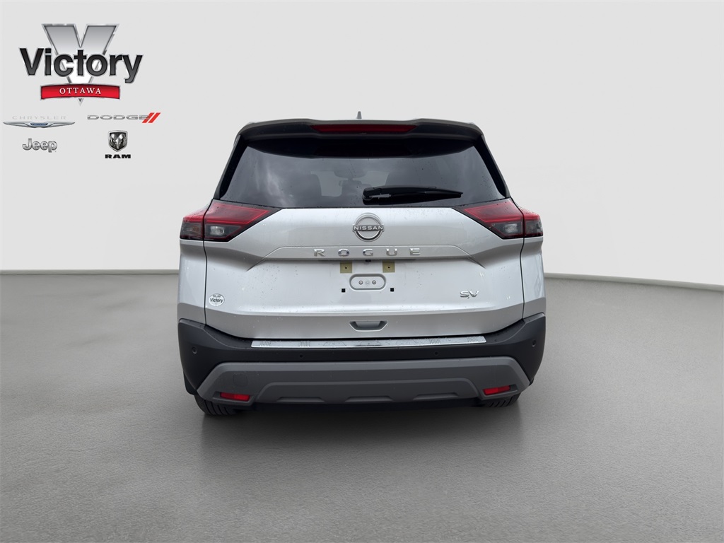 2022 Nissan Rogue SV photo 5