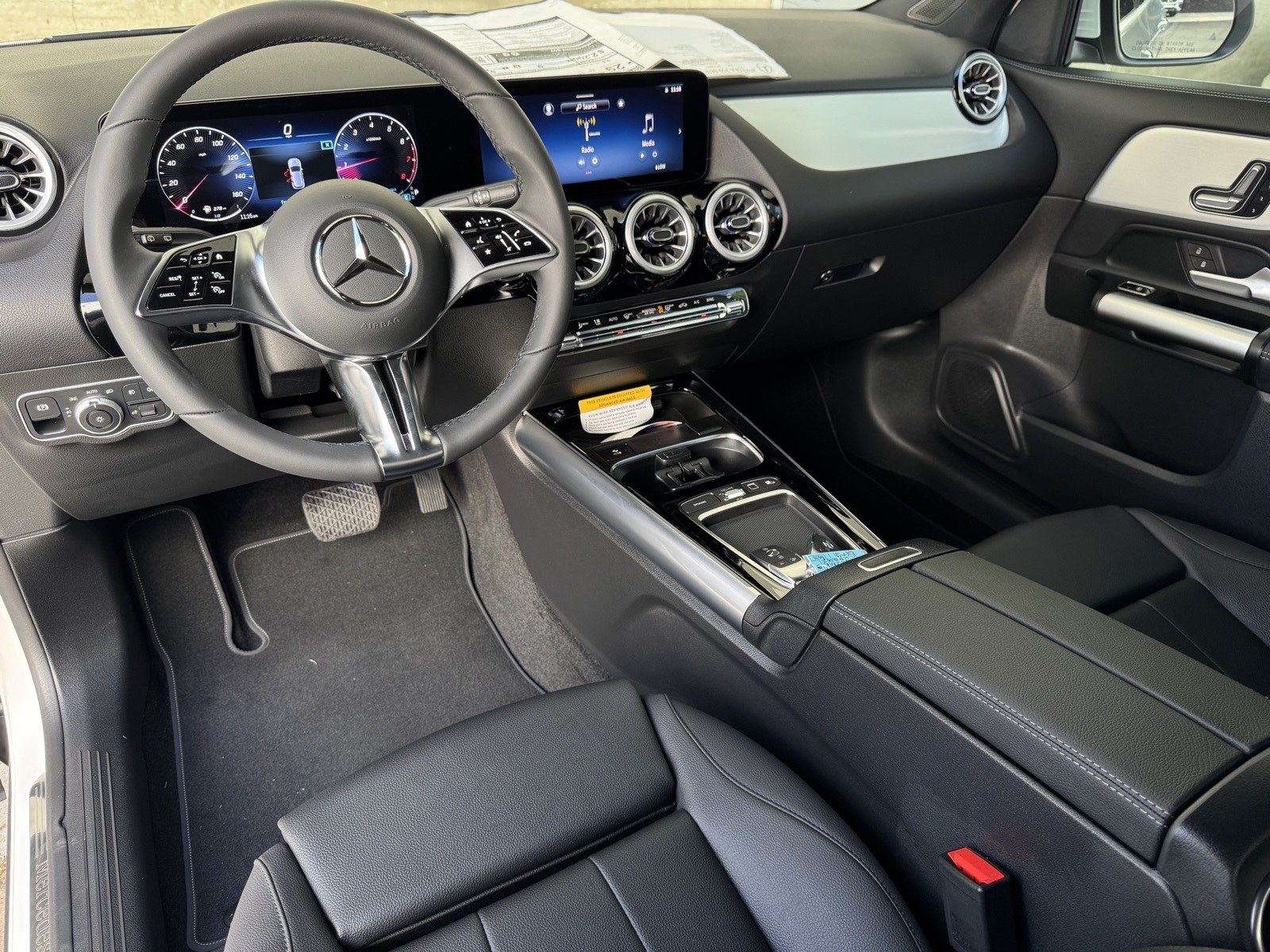 2025 Mercedes Benz GLA 250 photo 4