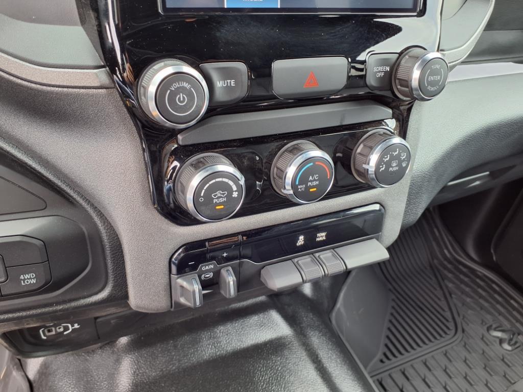 2025 Ram 2500 Tradesman photo 14