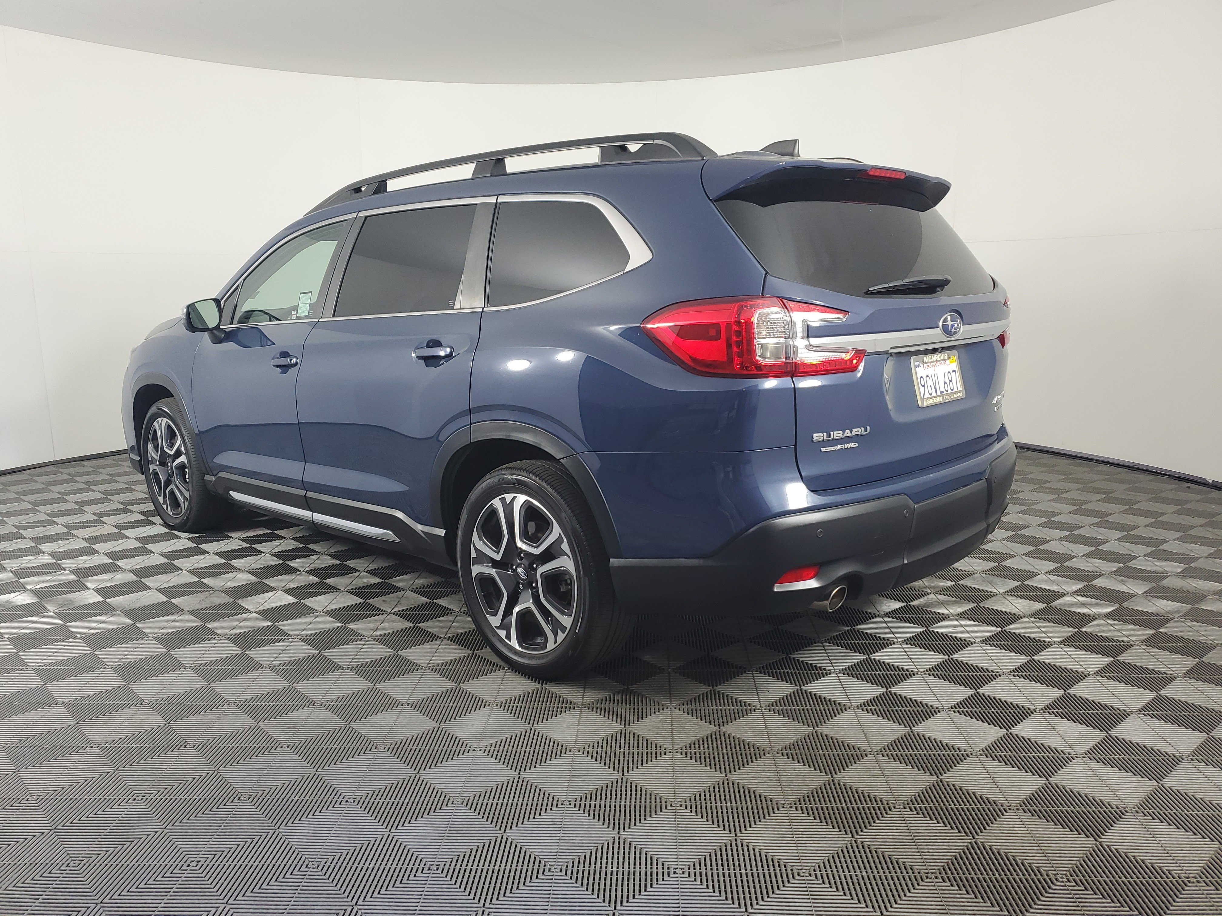 Used 2023 Cosmic Blue Pearl Subaru Limited image 6