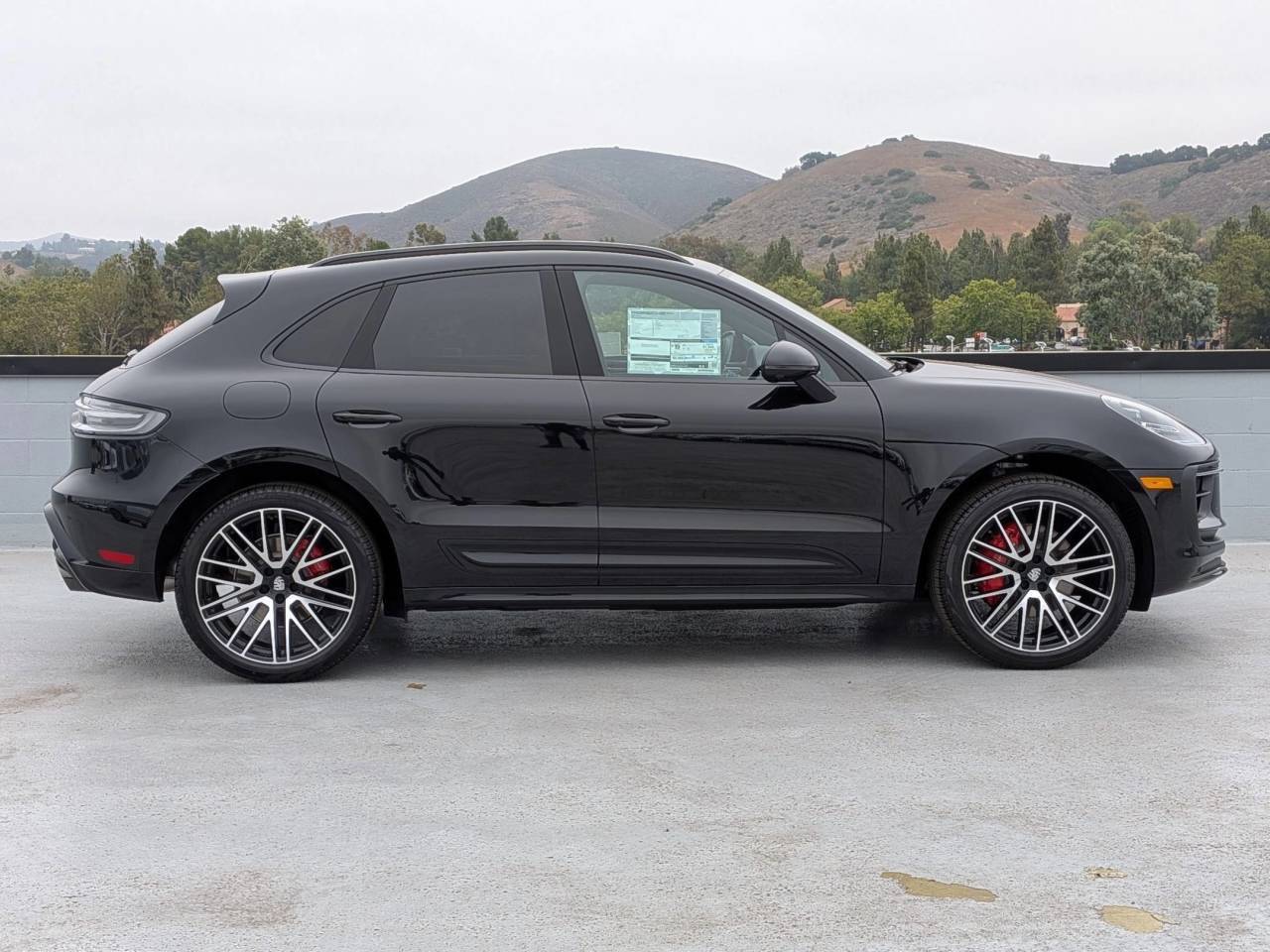 2025 Porsche Macan S photo 8