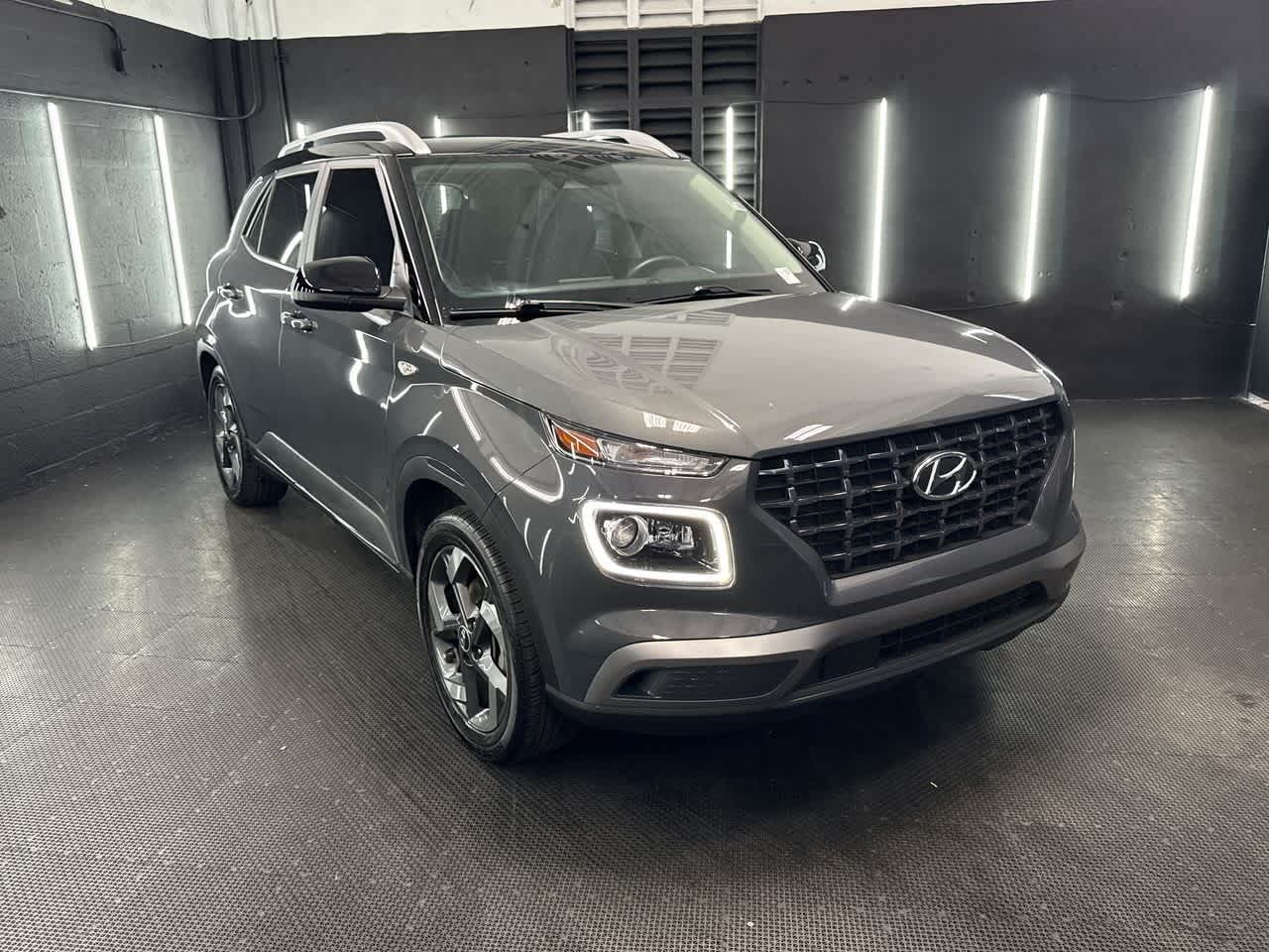 2024 Hyundai Venue Limited photo 10