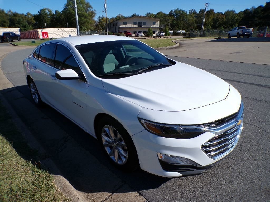 Used 2020 Chevrolet Malibu 1LT with VIN 1G1ZD5STXLF055839 for sale in Kansas City