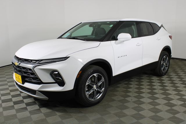 2023 Chevrolet Blazer 2LT photo 3