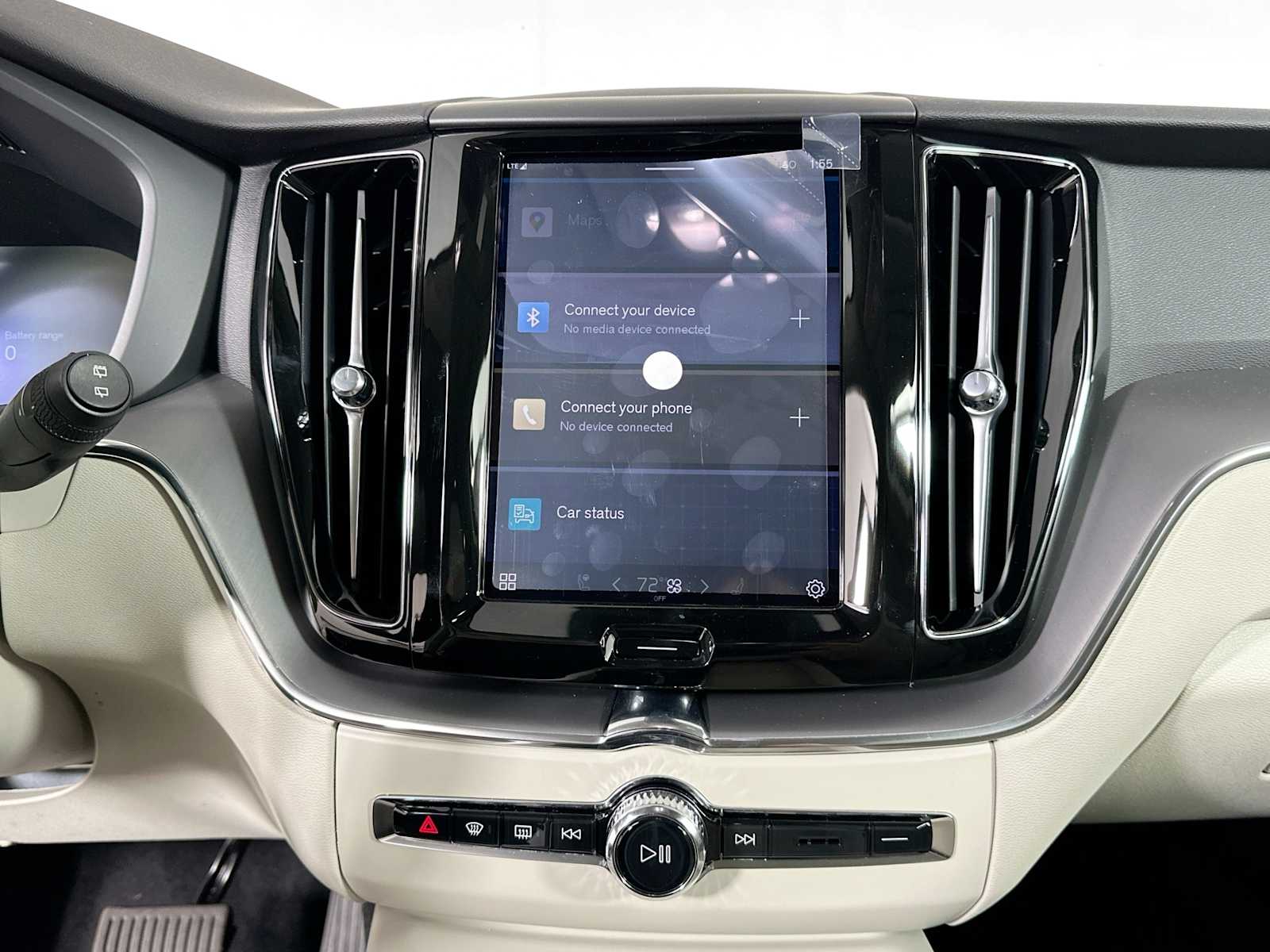 2025 Volvo XC60 T8 Plus photo 11