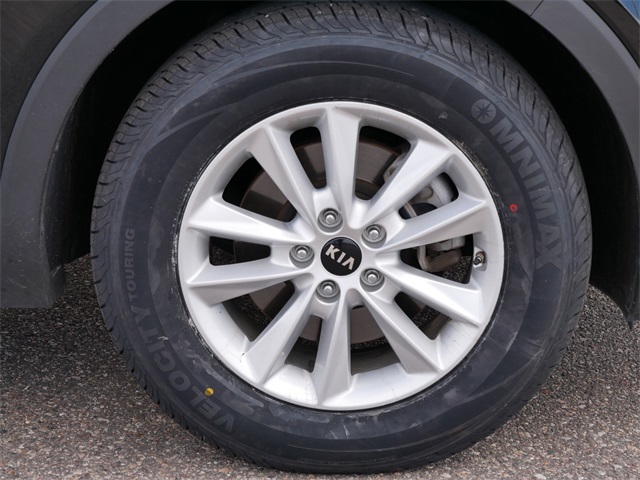 2020 Kia Sorento LX photo 9
