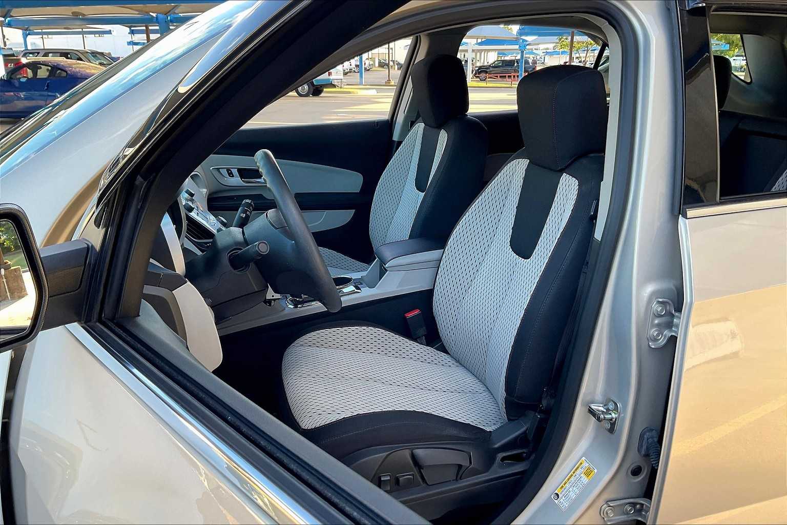 2012 Chevrolet Equinox LS photo 6