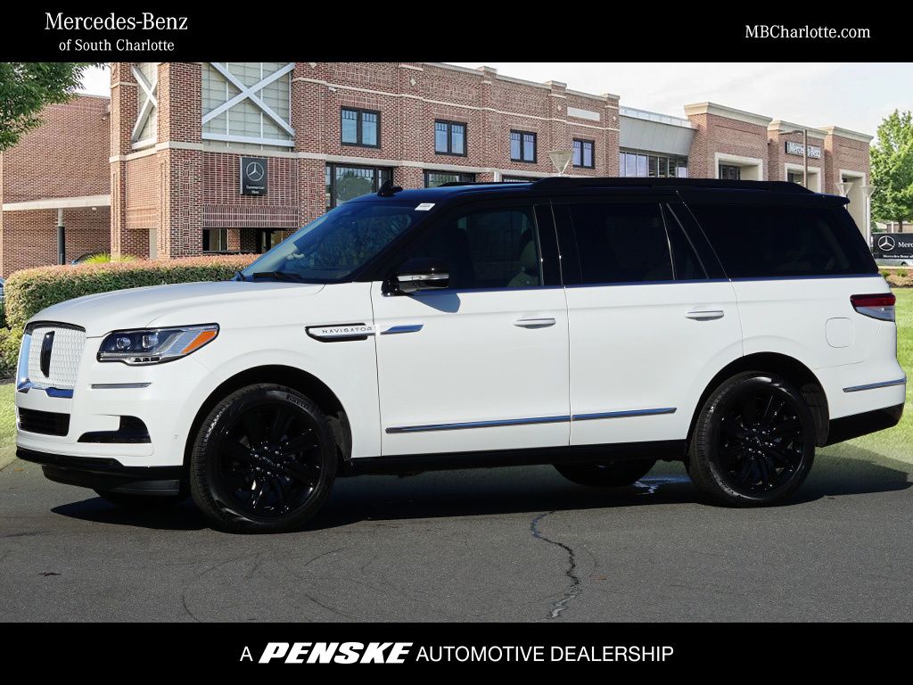 2023 Lincoln Navigator Reserve's photo