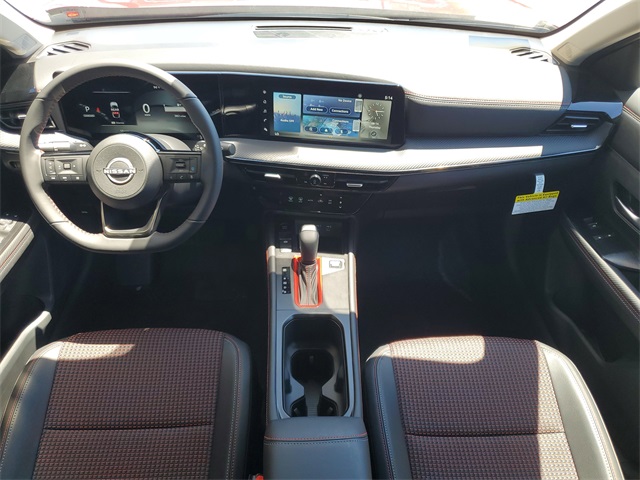 2025 Nissan Kicks SR photo 14