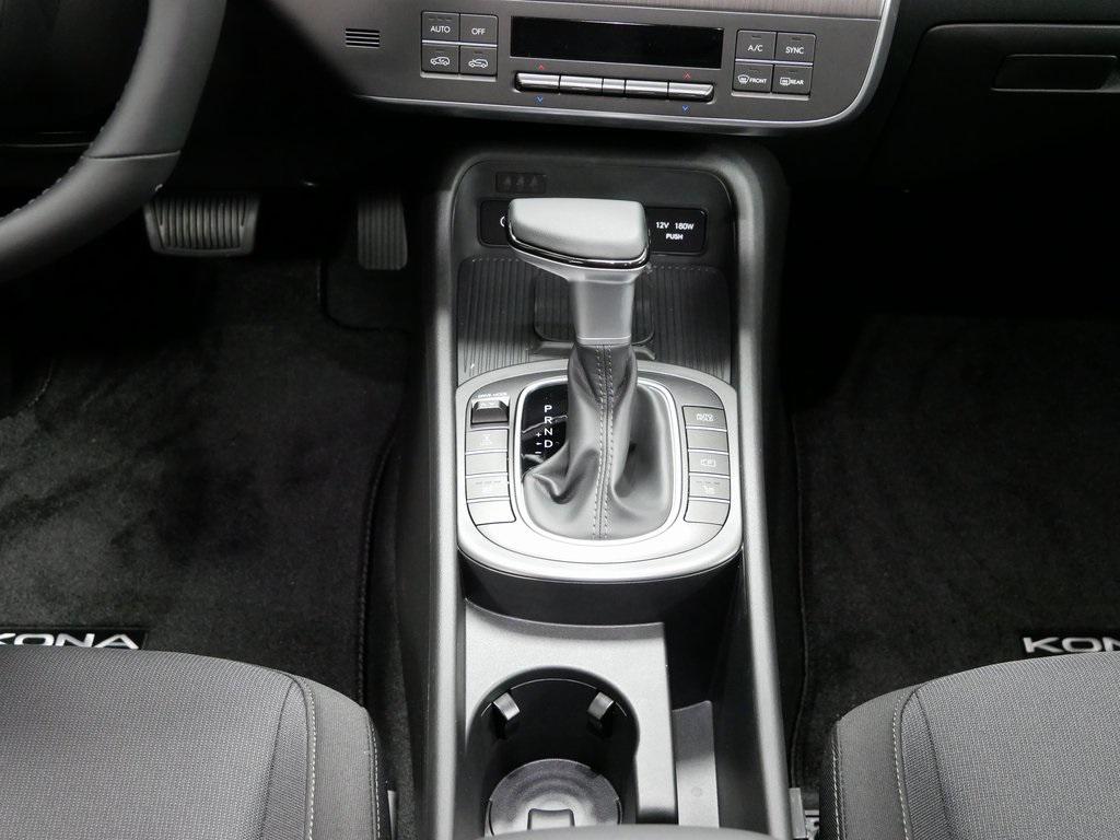 2026 Hyundai Kona SEL photo 14