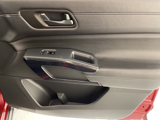 2024 Nissan Pathfinder SV photo 39