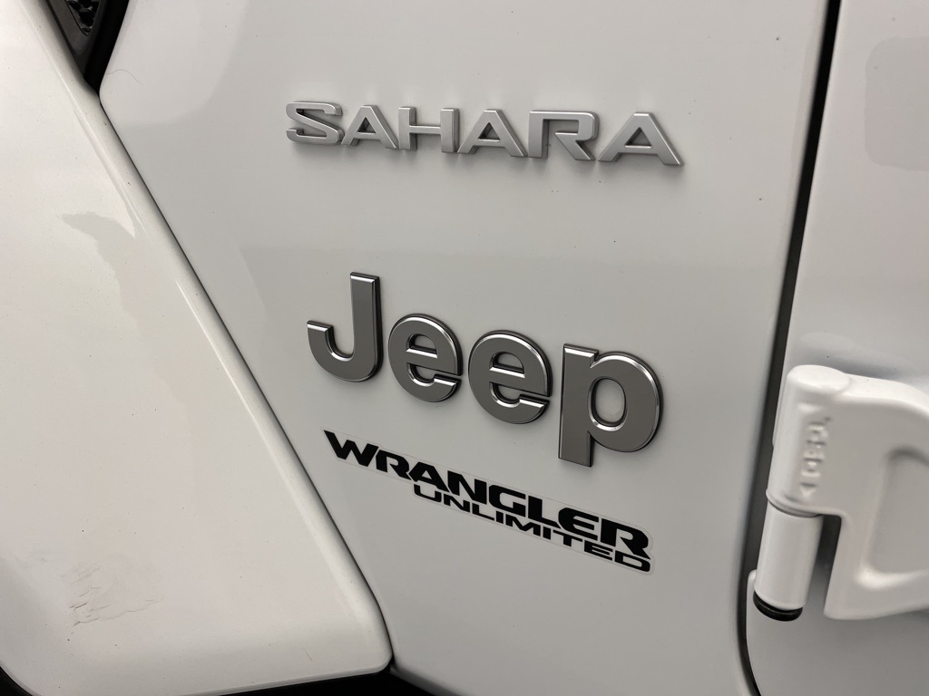 2022 Jeep Wrangler Unlimited Sahara photo 9