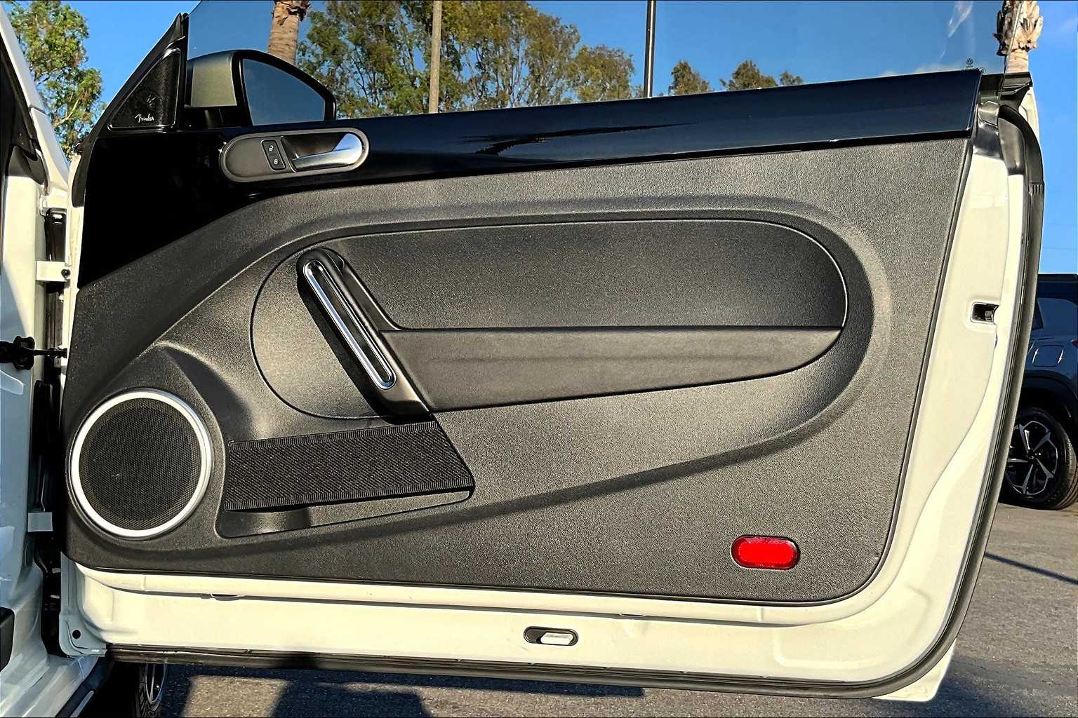 2018 Volkswagen Beetle Dune photo 20