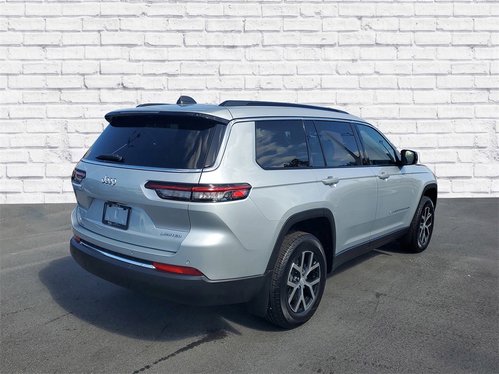 2025 Jeep Grand Cherokee Limited photo 2