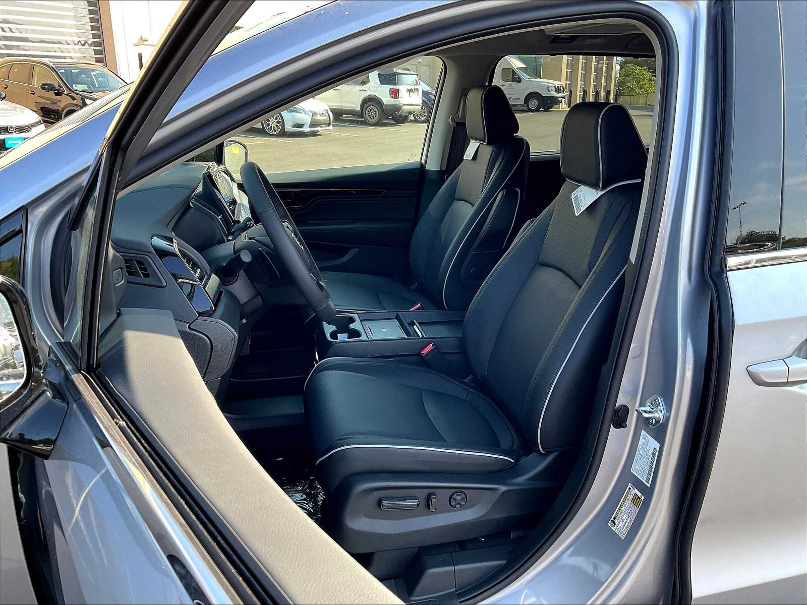 2026 Honda Odyssey Elite photo 10