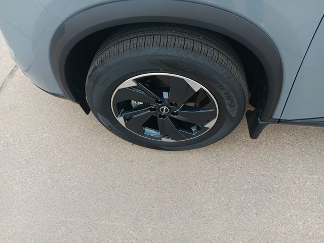 2026 Nissan Rogue SV photo 27