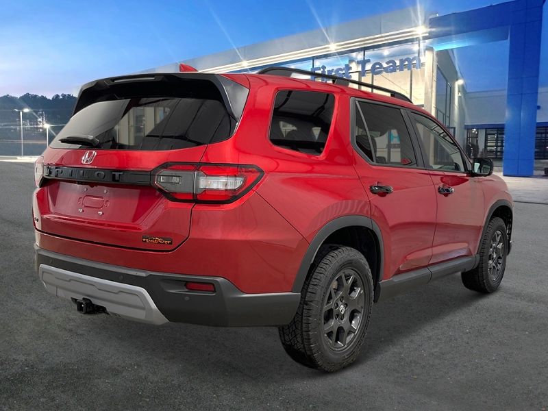 2025 Honda Pilot TrailSport photo 3