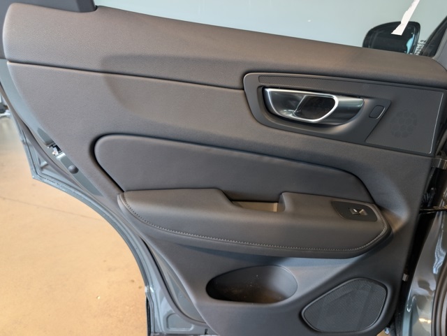 2026 Volvo XC60 B5 Plus photo 19