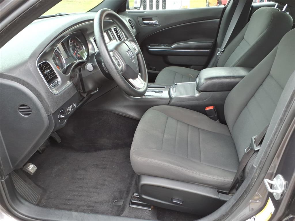 2014 Dodge Charger SE photo 4