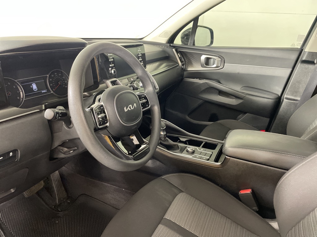 2022 Kia Sorento LX photo 13
