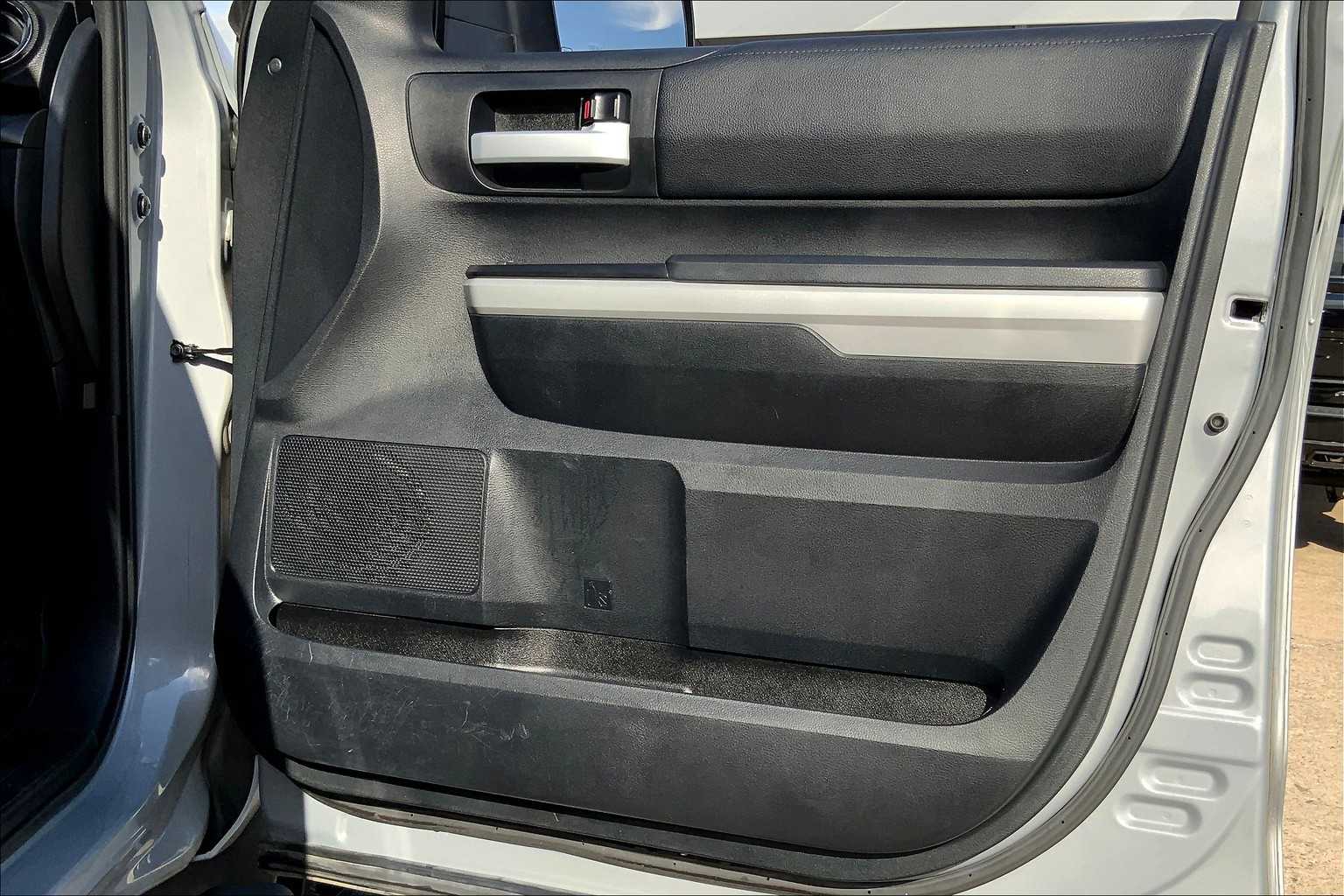 2018 Toyota Tundra SR5 photo 20
