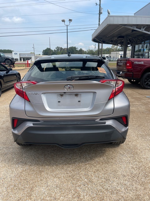 2019 Toyota C-HR XLE photo 4