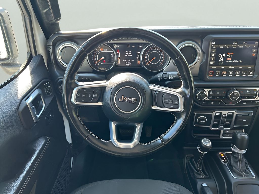 2022 Jeep Wrangler Unlimited Sahara photo 12