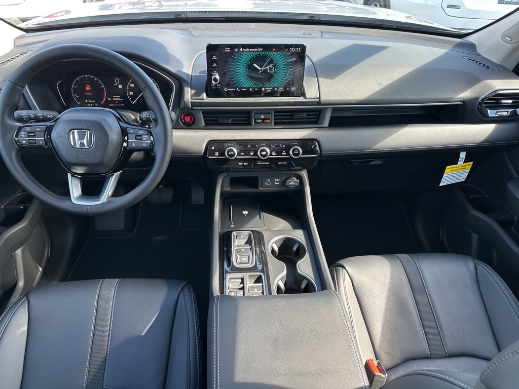 2025 Honda Pilot Touring photo 17