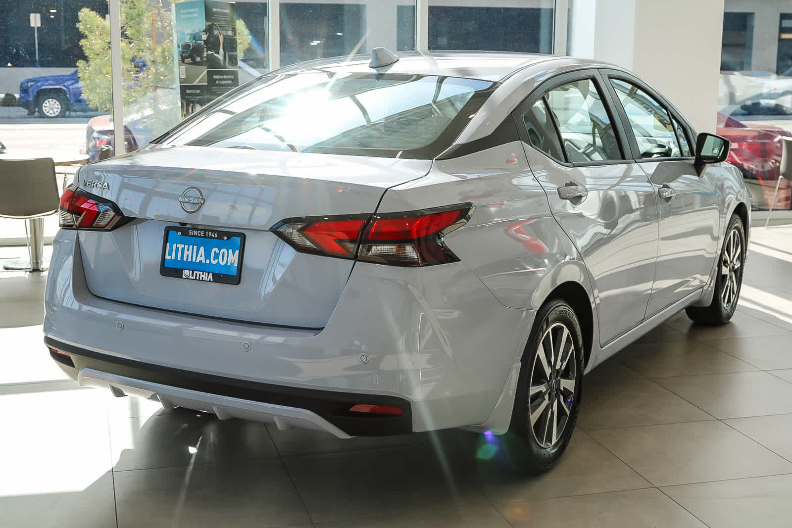 2025 Nissan Versa SV photo 4