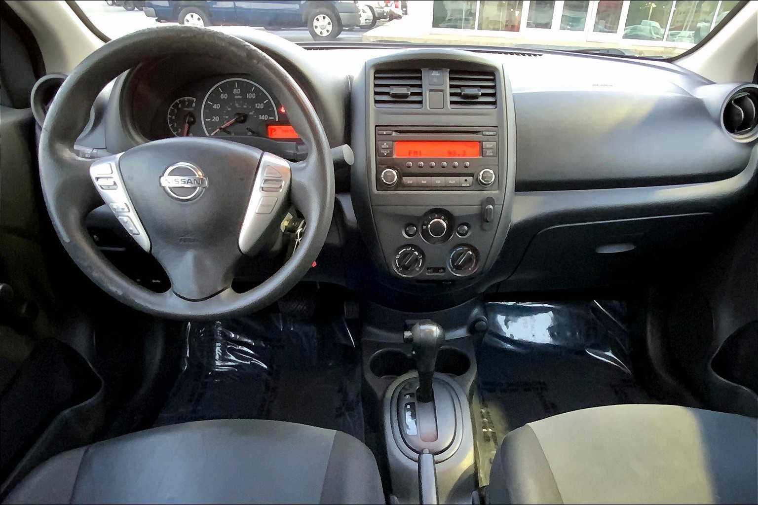 2018 Nissan Versa 1.6 S photo 12