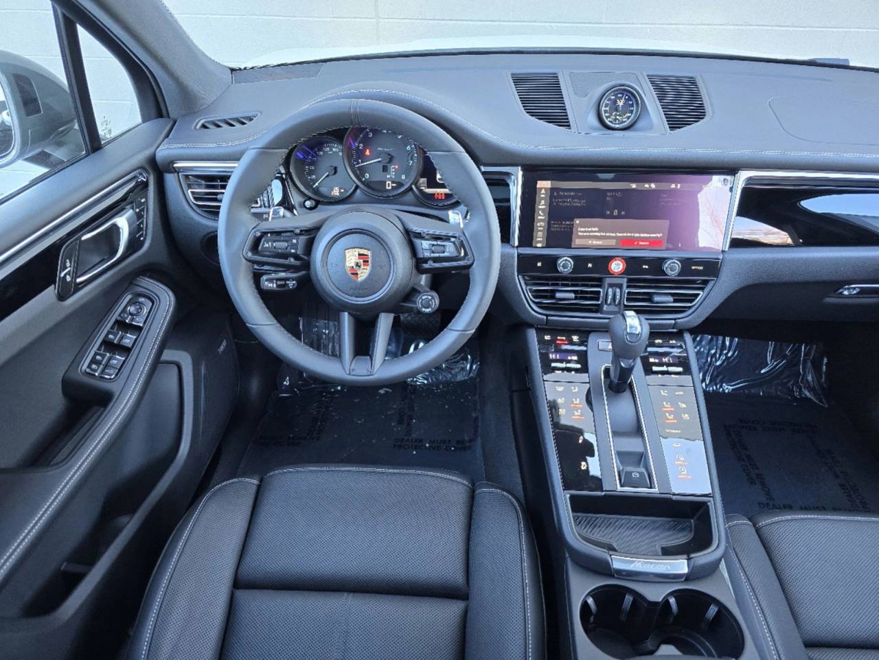 2025 Porsche Macan T photo 12