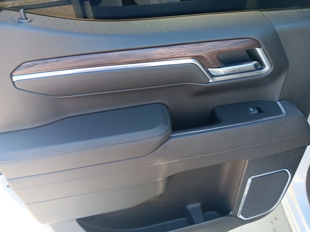 2025 Gmc Sierra 1500 SLT photo 9