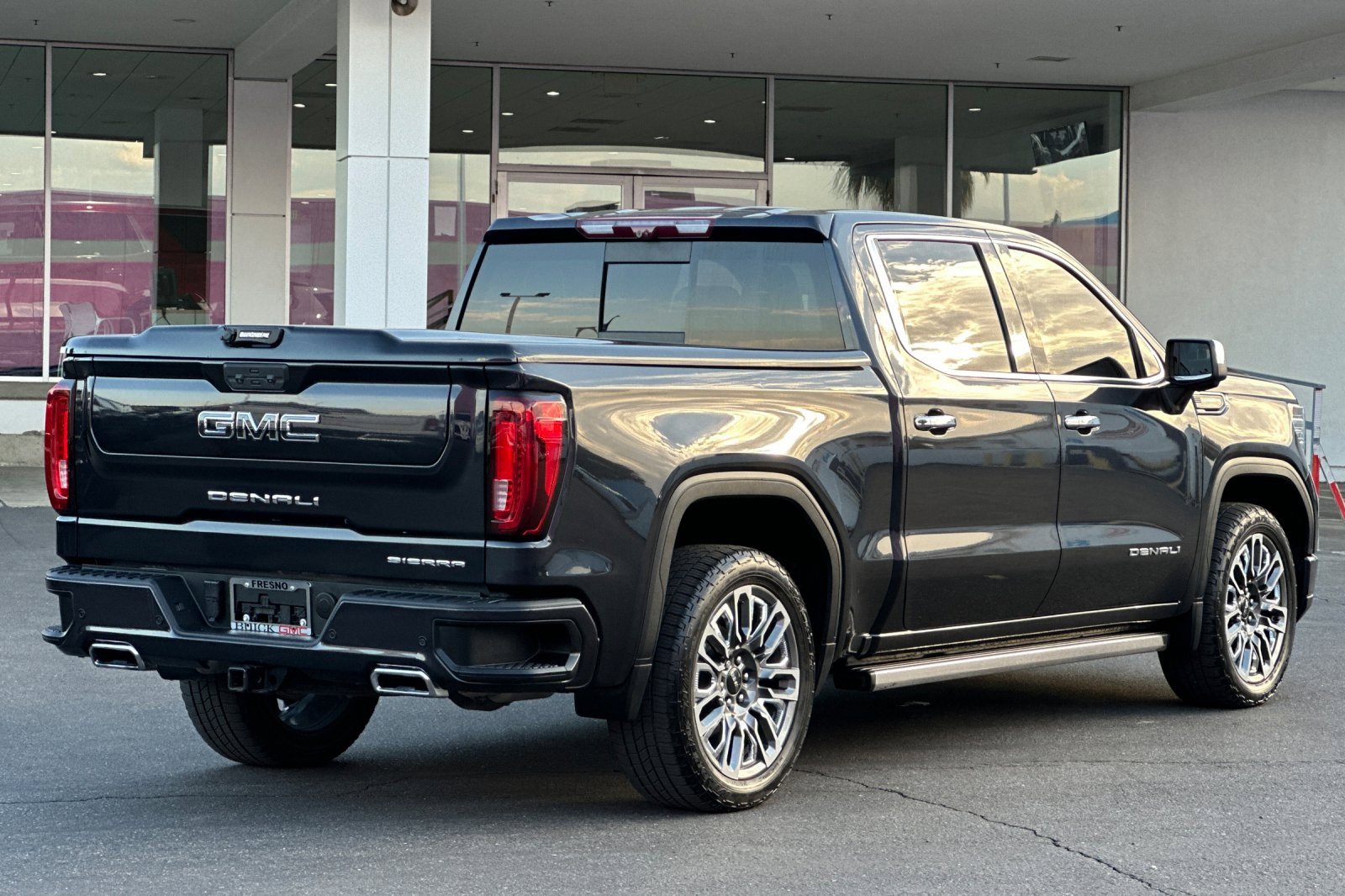 2023 Gmc Sierra Denali Ultimate photo 4