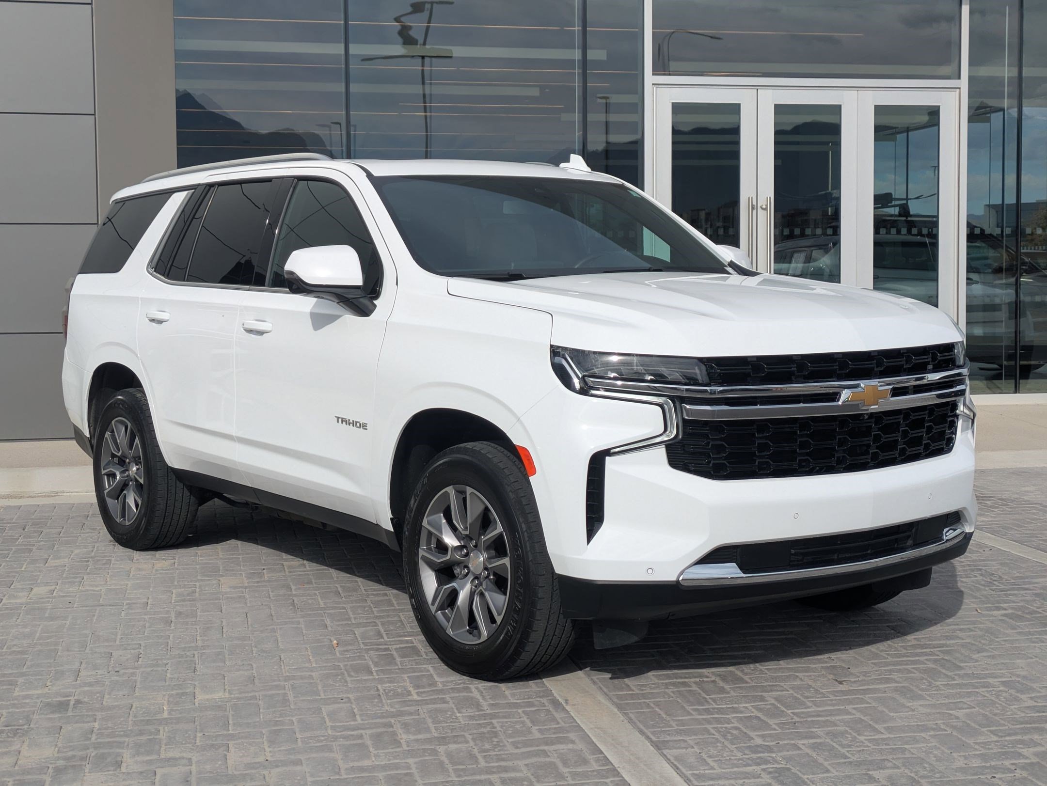 2022 Chevrolet Tahoe LT photo 3