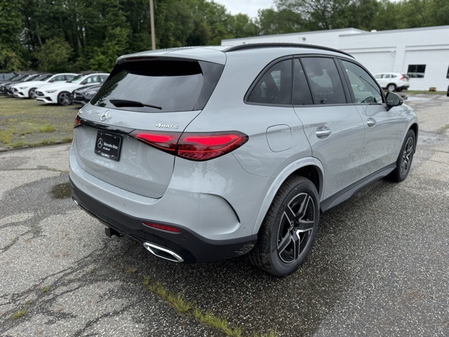 2025 Mercedes Benz GLC 300 4MATIC photo 2