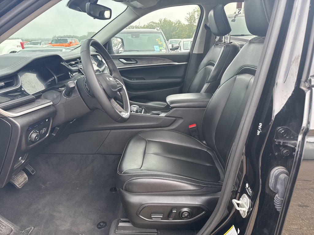 2023 Jeep Cherokee 4xe photo 3