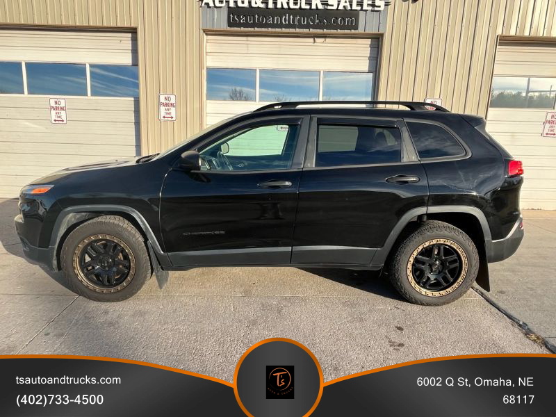 2018 Jeep Cherokee Sport Altitude's photo