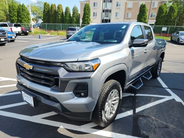 2023 Chevrolet Colorado LT photo 9