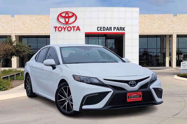 2023 Toyota Camry SE's photo