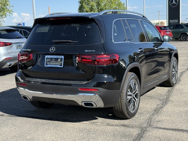 2025 Mercedes Benz GLB 250 4MATIC photo 8