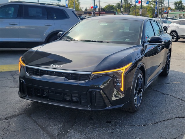 2025 Kia K4 GT-Line photo 5