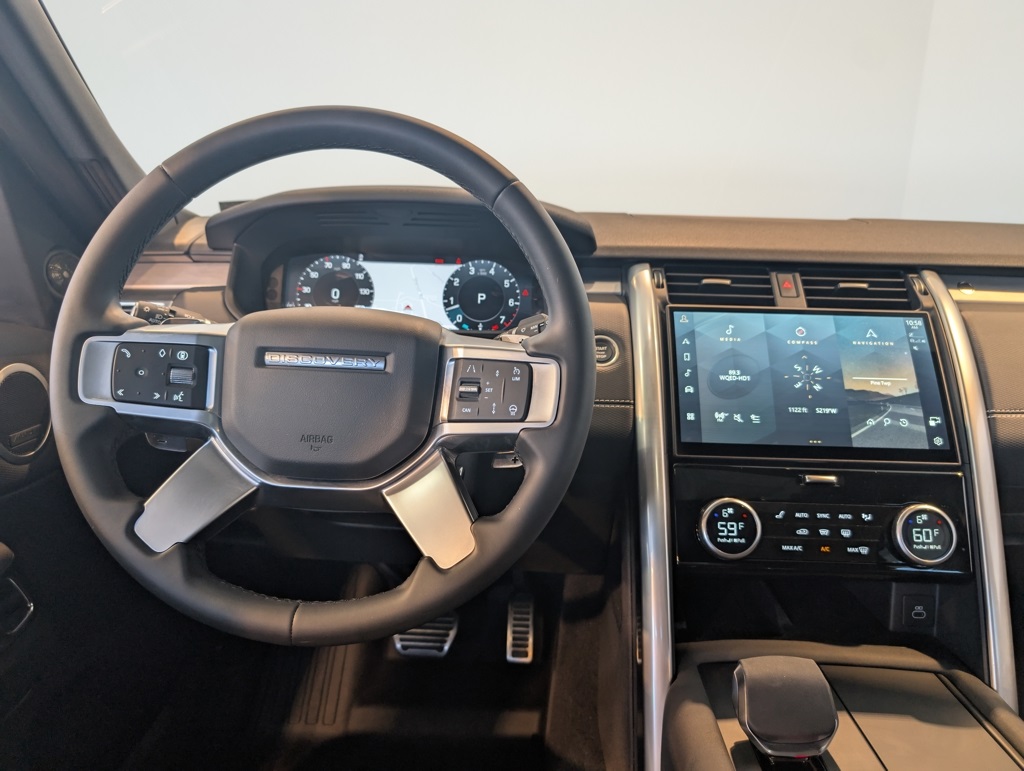 2025 Land Rover Discovery SE photo 13