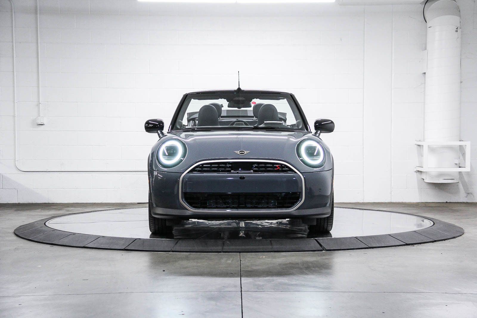 2026 Mini Cooper Convertible Iconic photo 7
