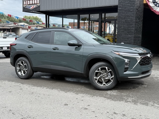 2026 Chevrolet Trax LT photo 2