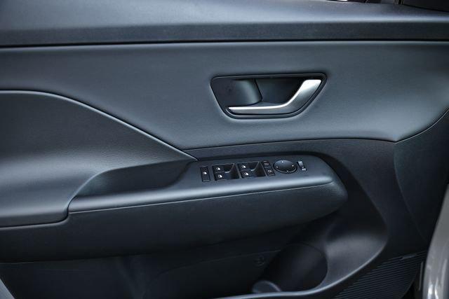 2026 Hyundai Kona Limited photo 6