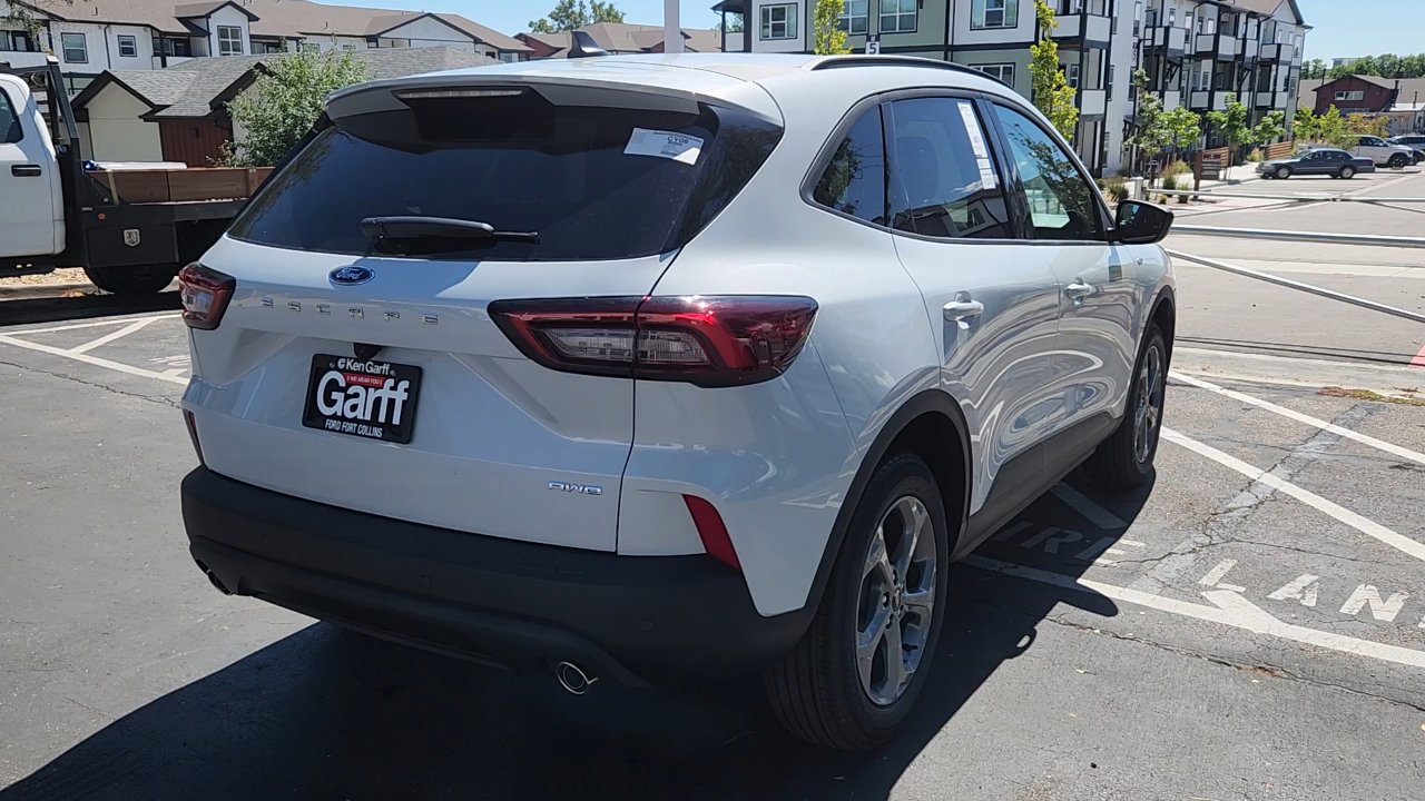 2025 Ford Escape ST-Line photo 17