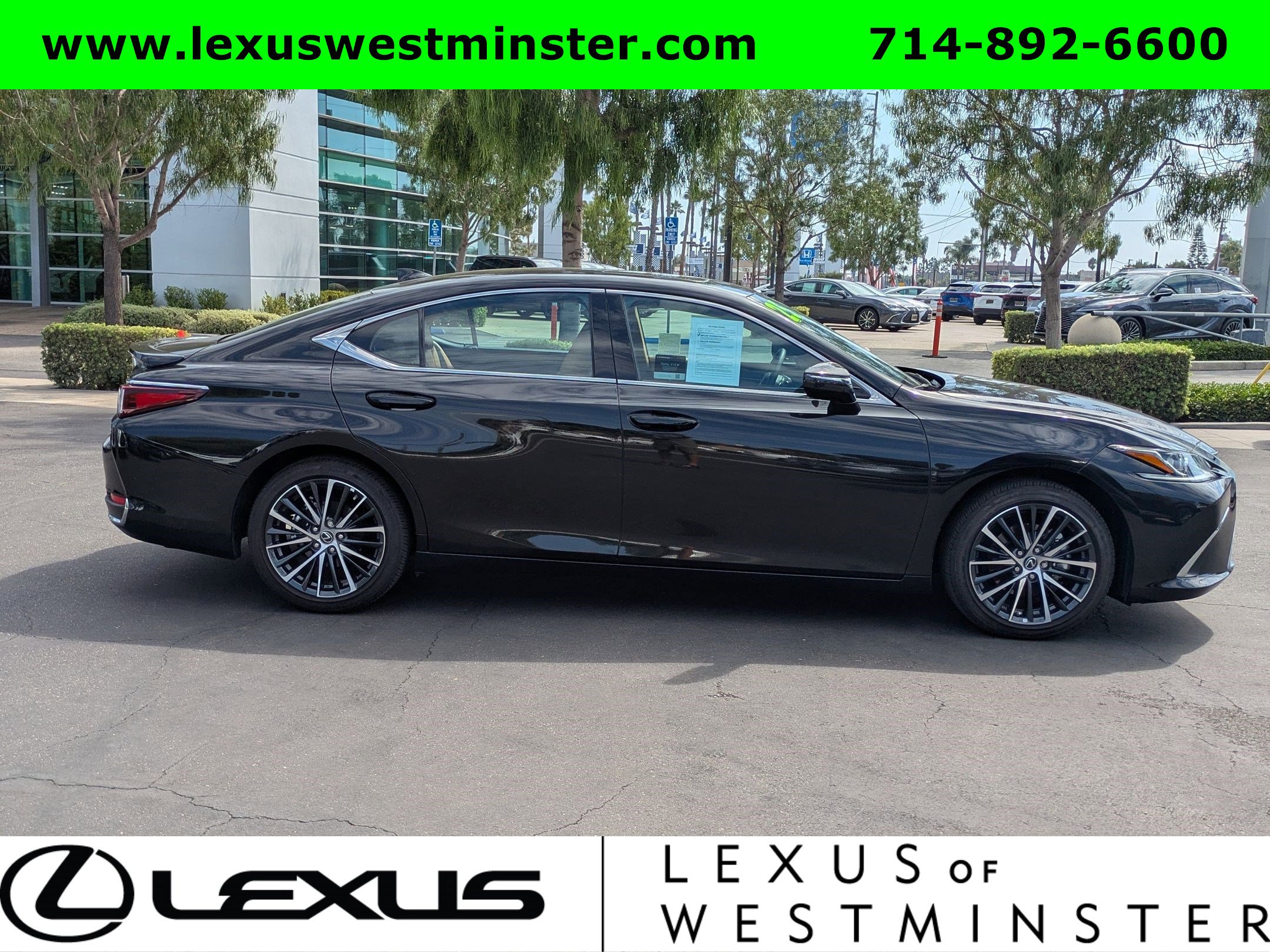 2025 Lexus ES 300h photo 4