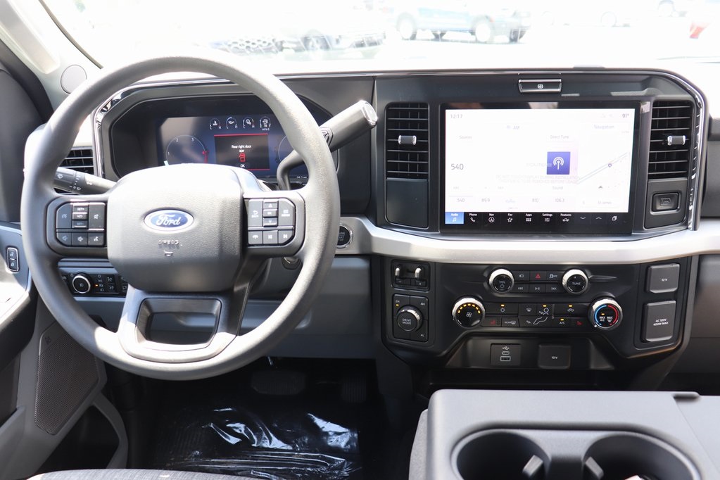 2025 Ford F-350 XLT photo 2
